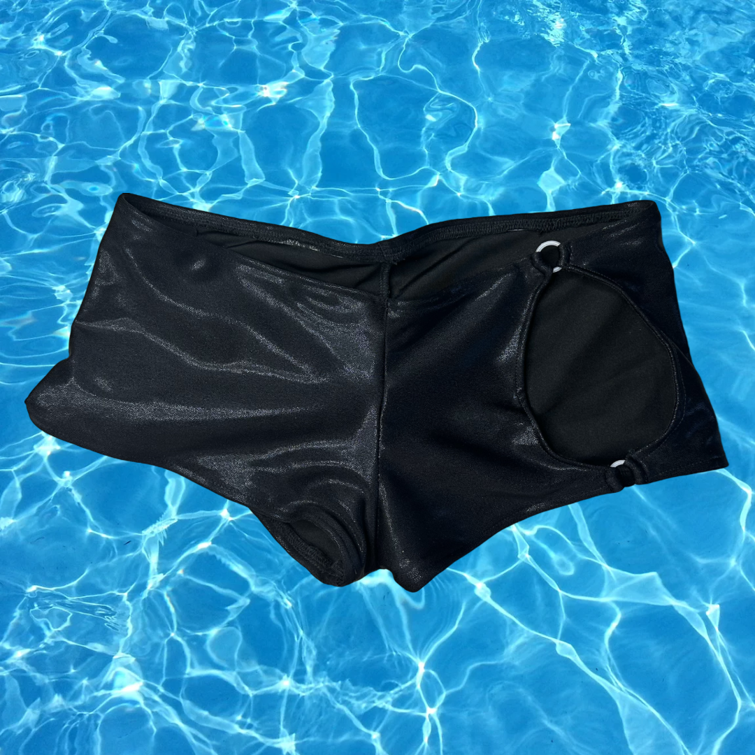 Luminous Tide O-Ring Cutout Booty Shorts te